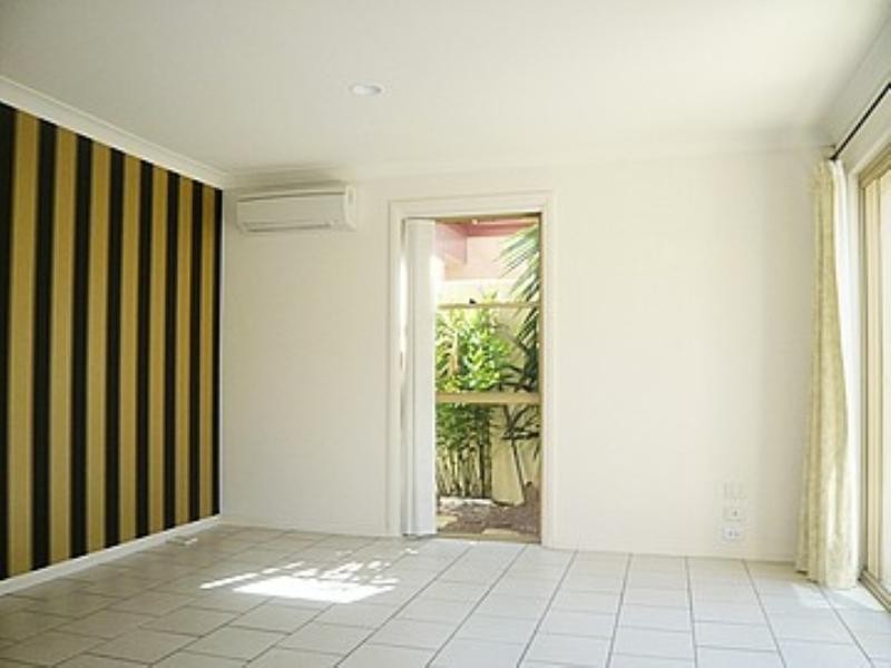 6 Redbud Lane, Robina QLD 4226