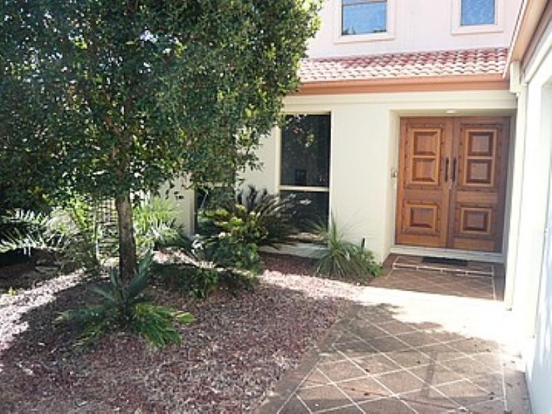 6 Redbud Lane, Robina QLD 4226