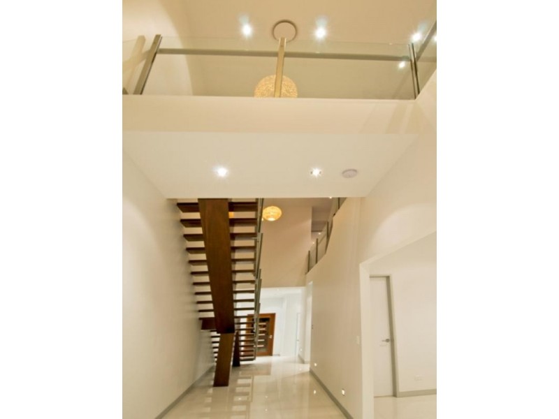 8006 AandB Vista Drive, Royal Pines Riverside, Benowa QLD 4217