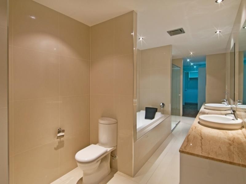 8006 AandB Vista Drive, Royal Pines Riverside, Benowa QLD 4217