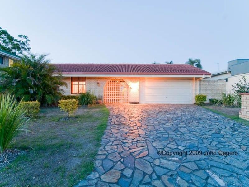 1 Meredith Drive, Broadbeach Waters QLD 4218