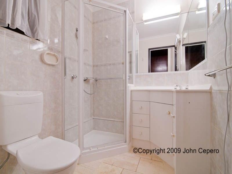 1 Meredith Drive, Broadbeach Waters QLD 4218