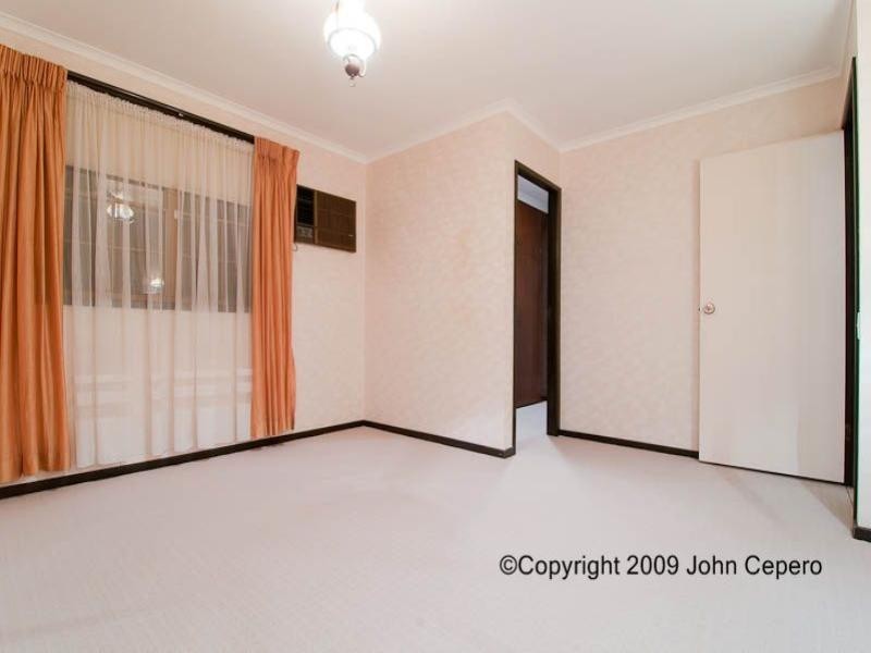 1 Meredith Drive, Broadbeach Waters QLD 4218