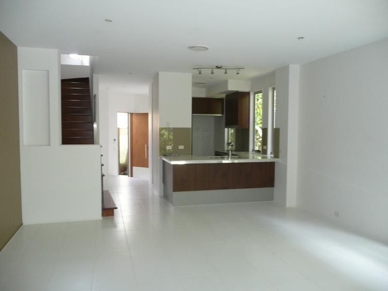 Varsity Lakes QLD 4227