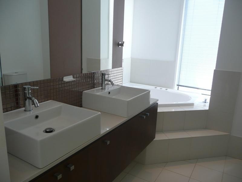 Varsity Lakes QLD 4227