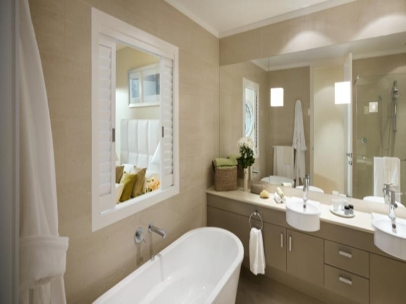 252 Hedges Avenue, Mermaid Beach QLD 4218