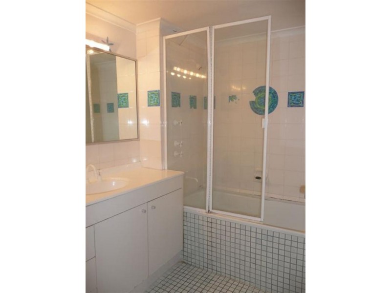 Broadbeach Waters QLD 4218