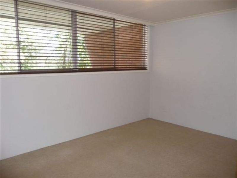 Broadbeach Waters QLD 4218