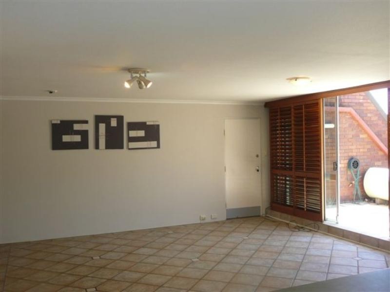 Broadbeach Waters QLD 4218