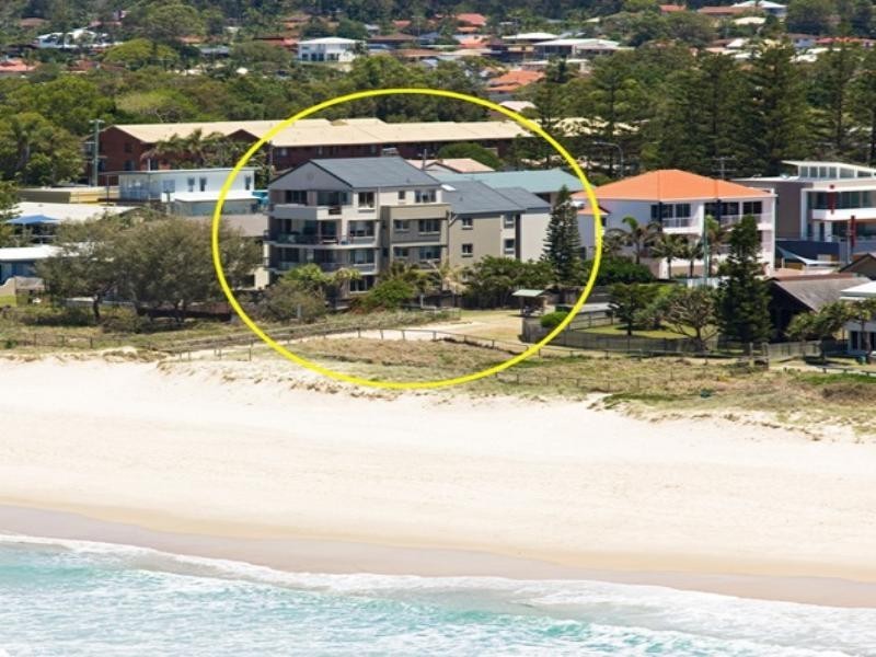 418 The Esplanade, Palm Beach QLD 4221