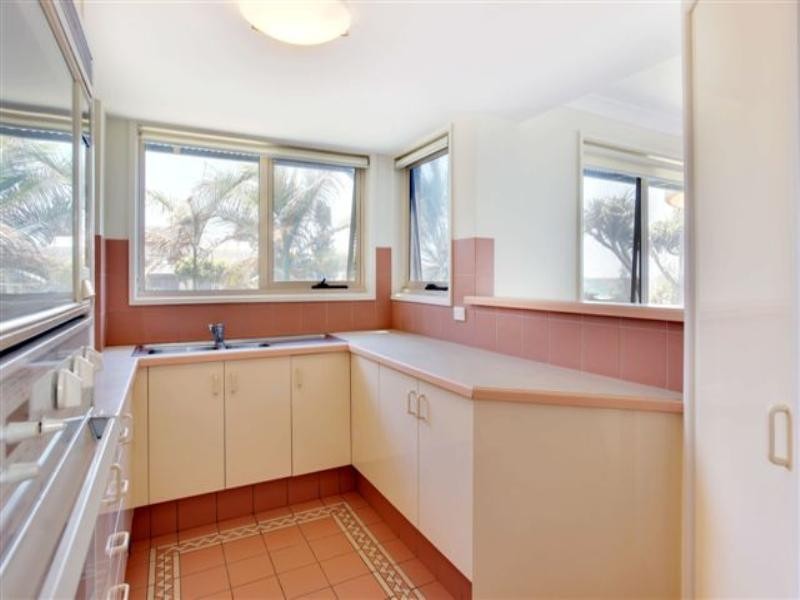 418 The Esplanade, Palm Beach QLD 4221