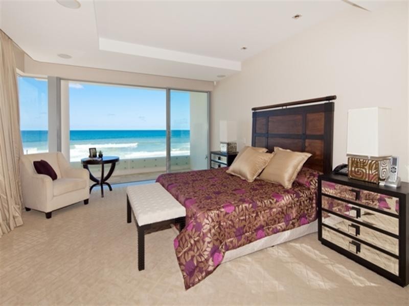 203 Hedges Avenue, Mermaid Beach QLD 4218