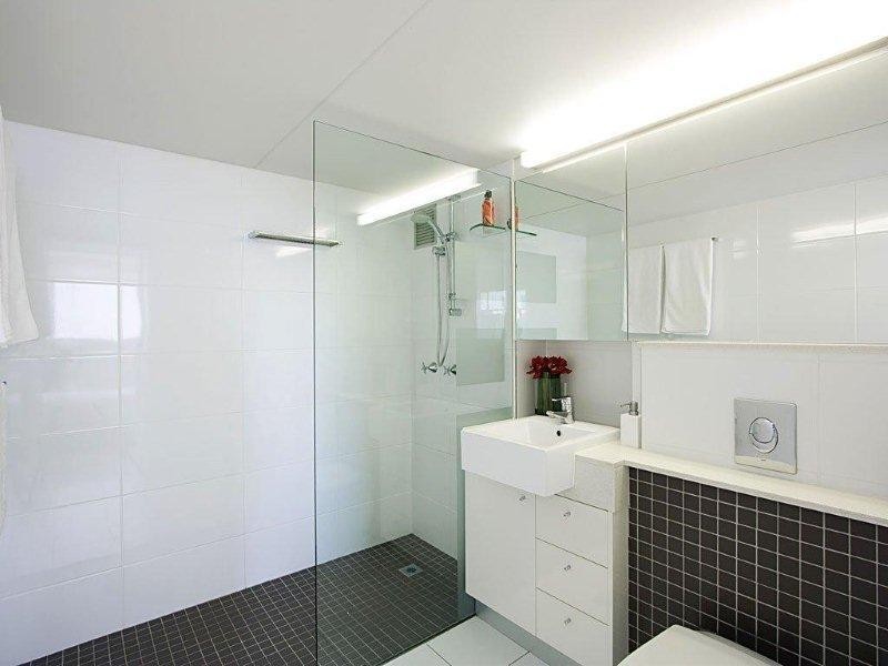 11/32 Riverview Parade, Surfers Paradise QLD 4217