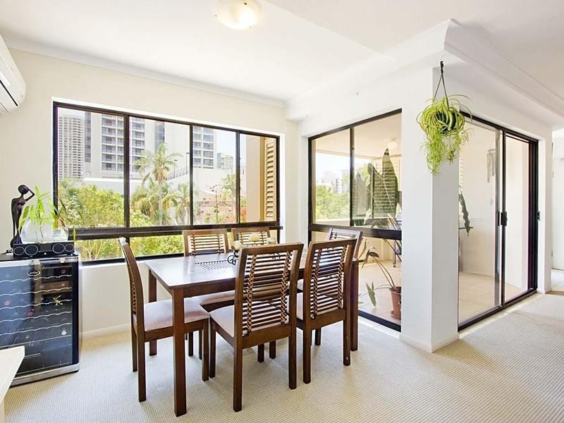 10/4 Acacia Avenue, Surfers Paradise QLD 4217