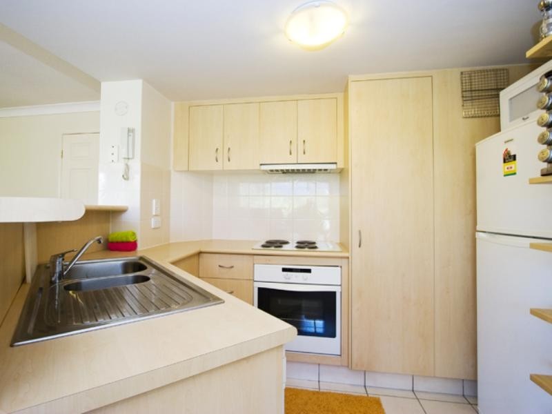 10/4 Acacia Avenue, Surfers Paradise QLD 4217