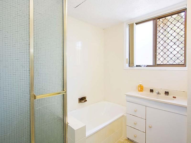 3/6 Genoa Street, Surfers Paradise QLD 4217