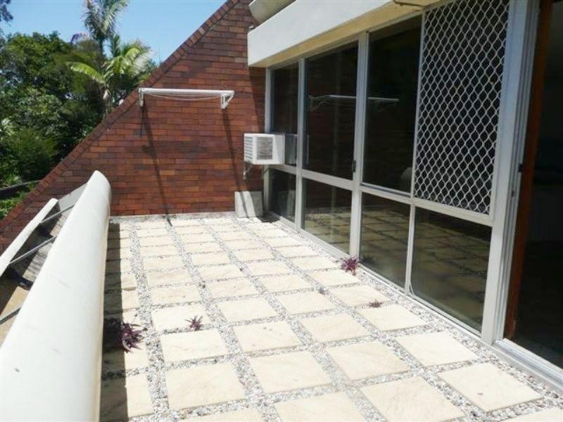 4/111 Rio Vista Boulevard, Broadbeach Waters QLD 4218