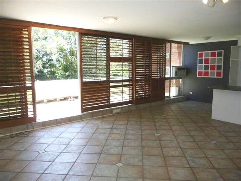 4/111 Rio Vista Boulevard, Broadbeach Waters QLD 4218