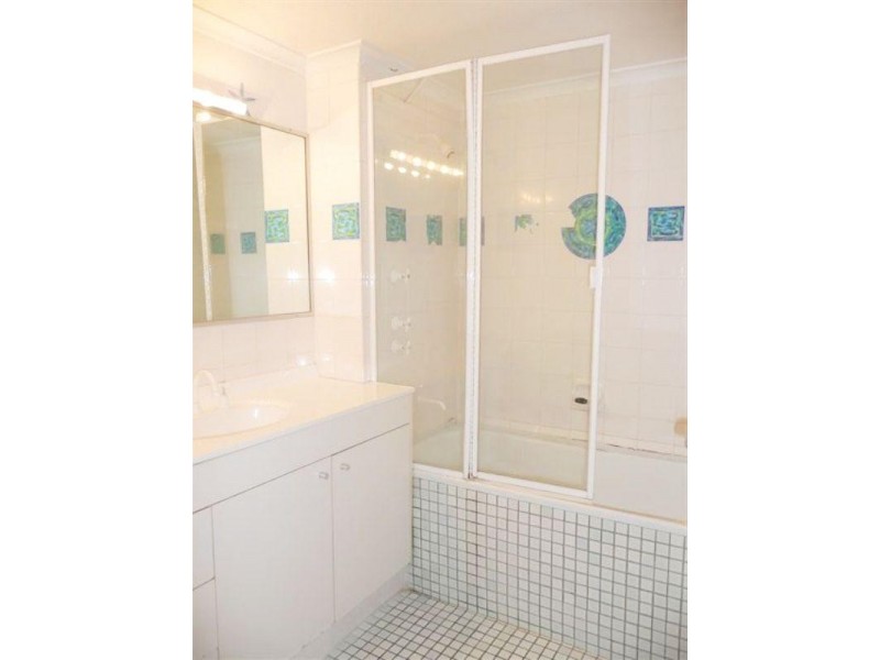 4/111 Rio Vista Boulevard, Broadbeach Waters QLD 4218