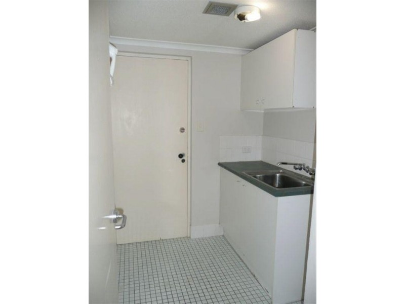 4/111 Rio Vista Boulevard, Broadbeach Waters QLD 4218