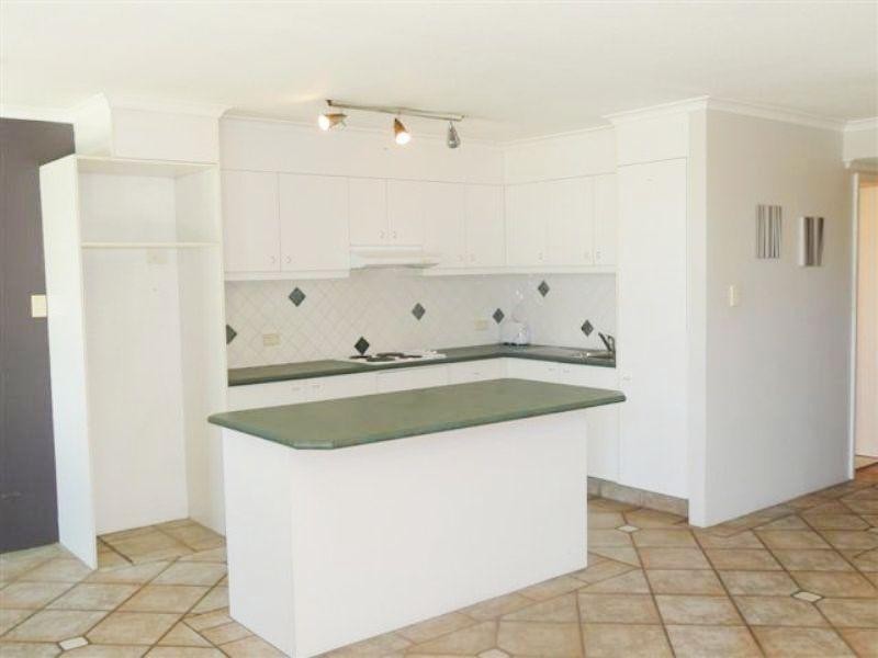 4/111 Rio Vista Boulevard, Broadbeach Waters QLD 4218