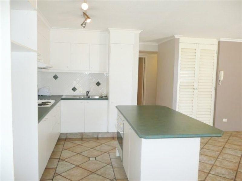 4/111 Rio Vista Boulevard, Broadbeach Waters QLD 4218