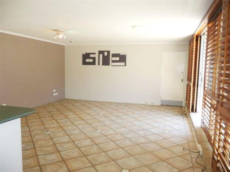 4/111 Rio Vista Boulevard, Broadbeach Waters QLD 4218