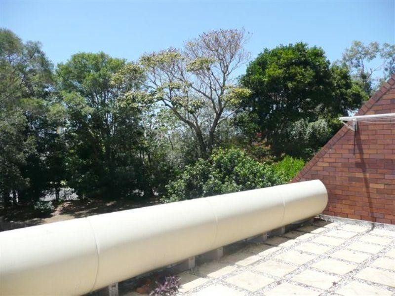 4/111 Rio Vista Boulevard, Broadbeach Waters QLD 4218