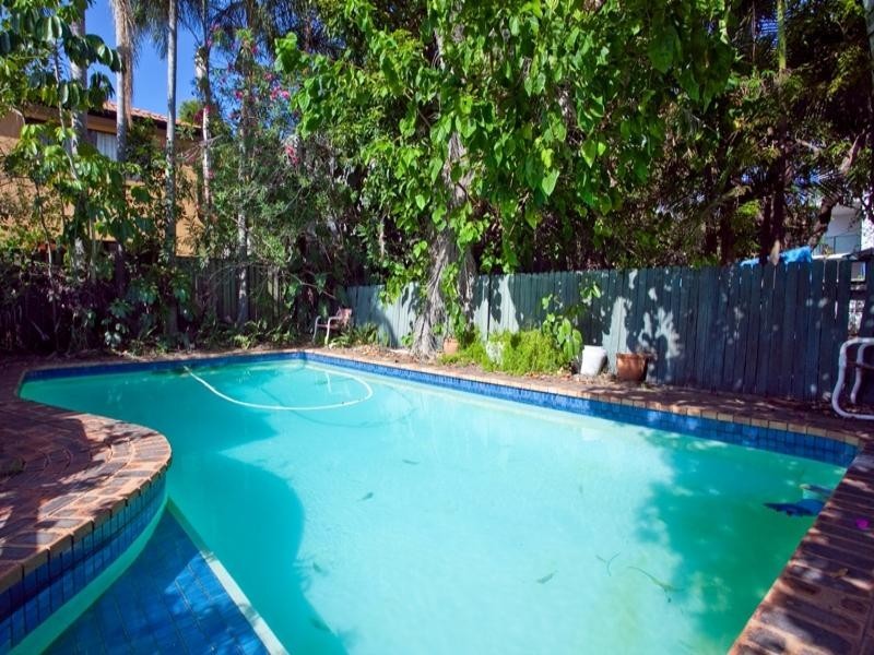 53 Breaker Street, Main Beach QLD 4217