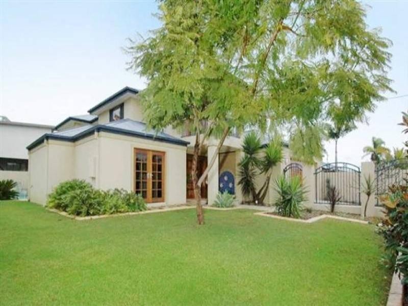 141 Allambi Avenue, Broadbeach Waters QLD 4218