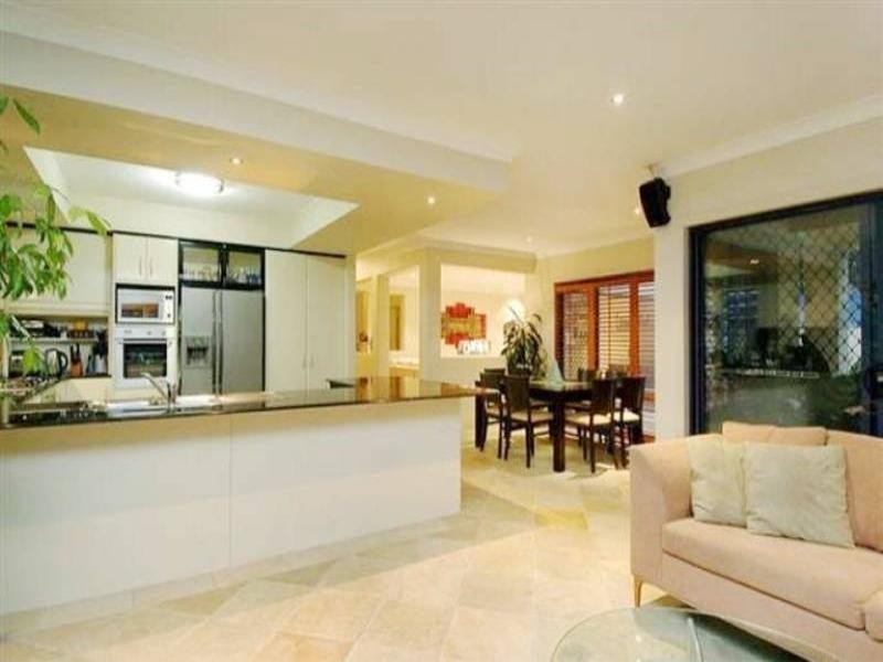 141 Allambi Avenue, Broadbeach Waters QLD 4218