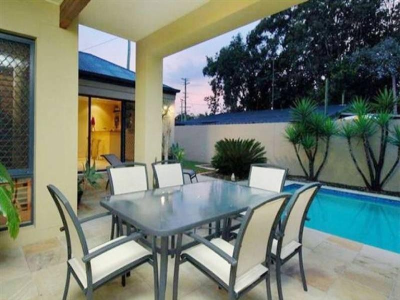 141 Allambi Avenue, Broadbeach Waters QLD 4218