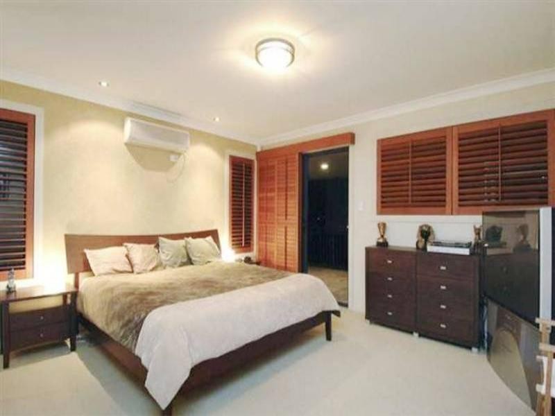 141 Allambi Avenue, Broadbeach Waters QLD 4218