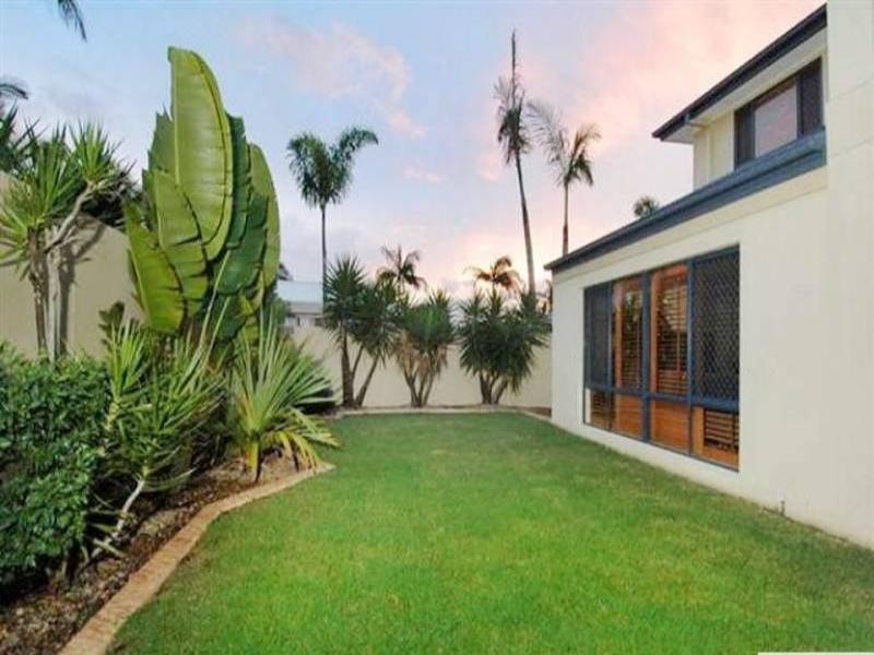 141 Allambi Avenue, Broadbeach Waters QLD 4218