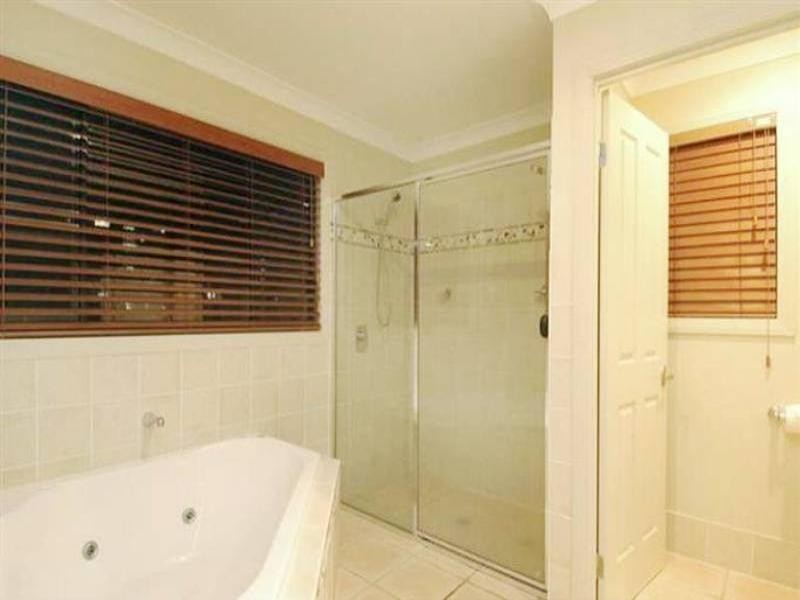 141 Allambi Avenue, Broadbeach Waters QLD 4218