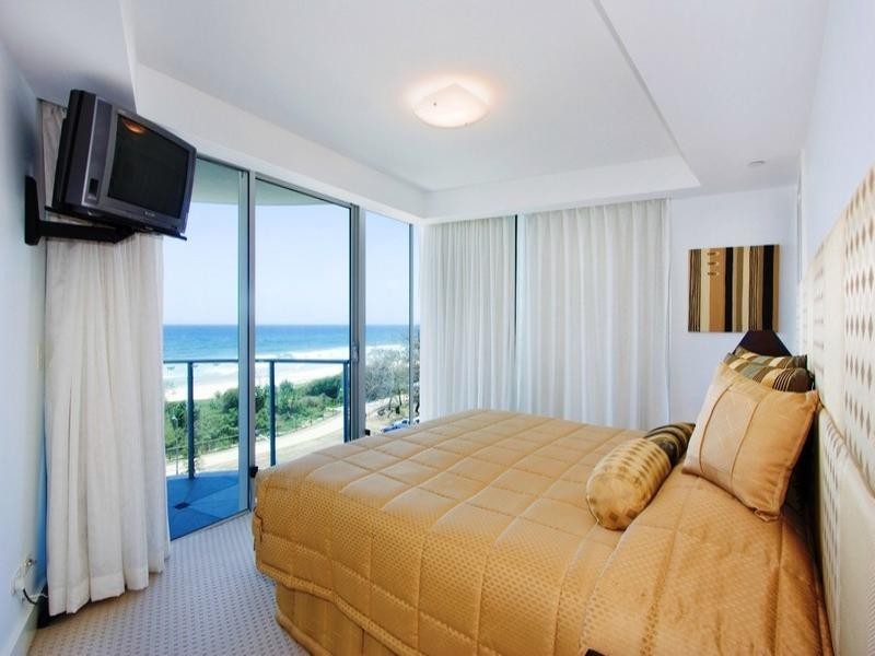 8 ‘Waterline’, 59 Broadbeach Boulevard, Broadbeach QLD 4218