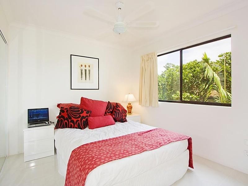 12/4 Acacia Avenue, Surfers Paradise QLD 4217