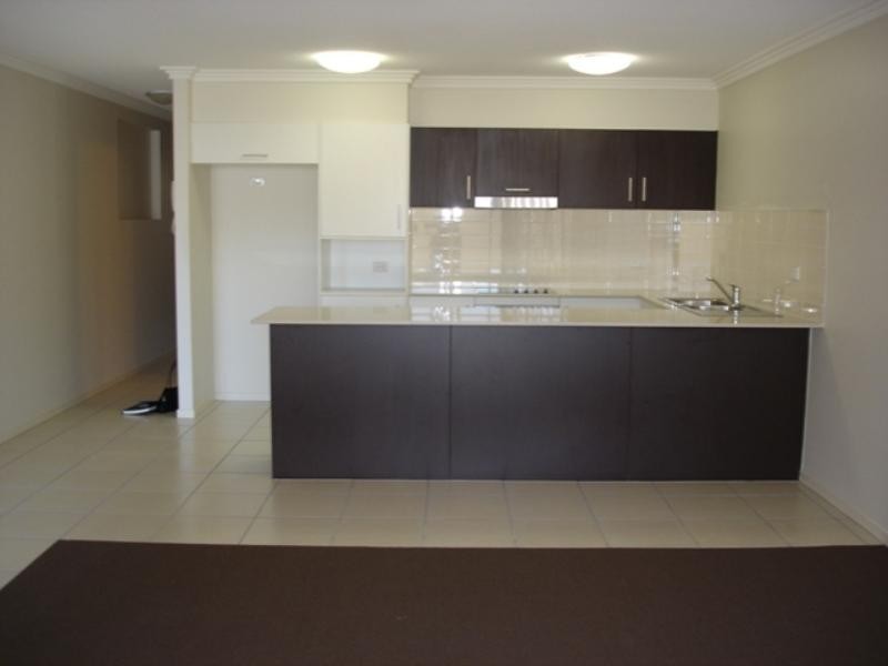 5/8-12 Proud Street, Labrador QLD 4215