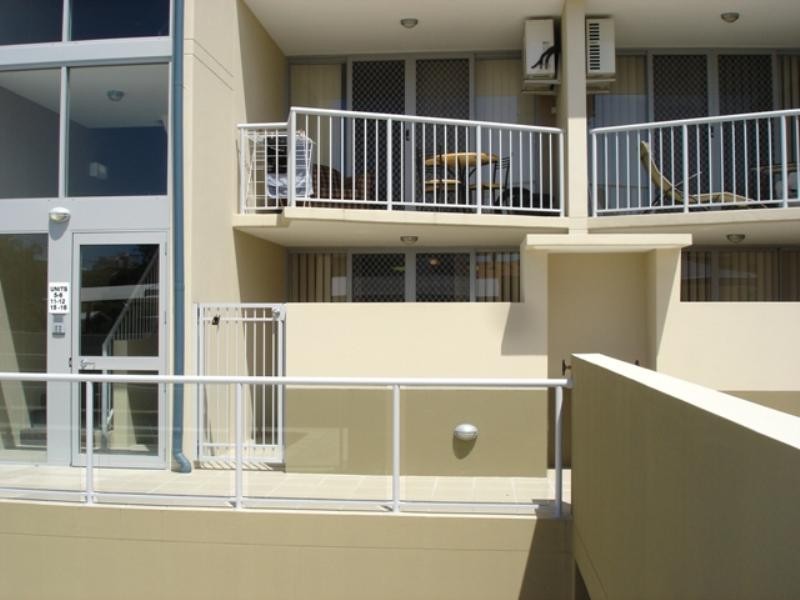 5/8-12 Proud Street, Labrador QLD 4215