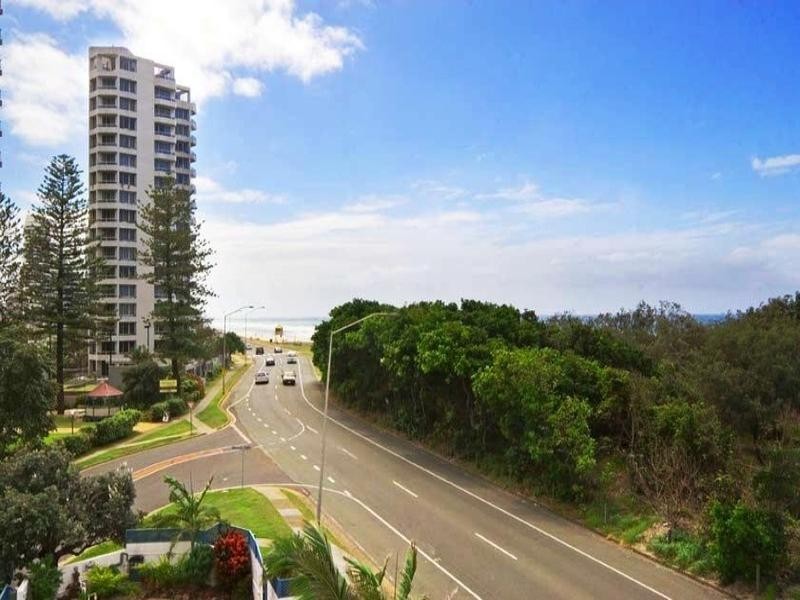 7 ‘Pacific Point”, 3466 Main Beach Parade, Surfers Paradise QLD 4217