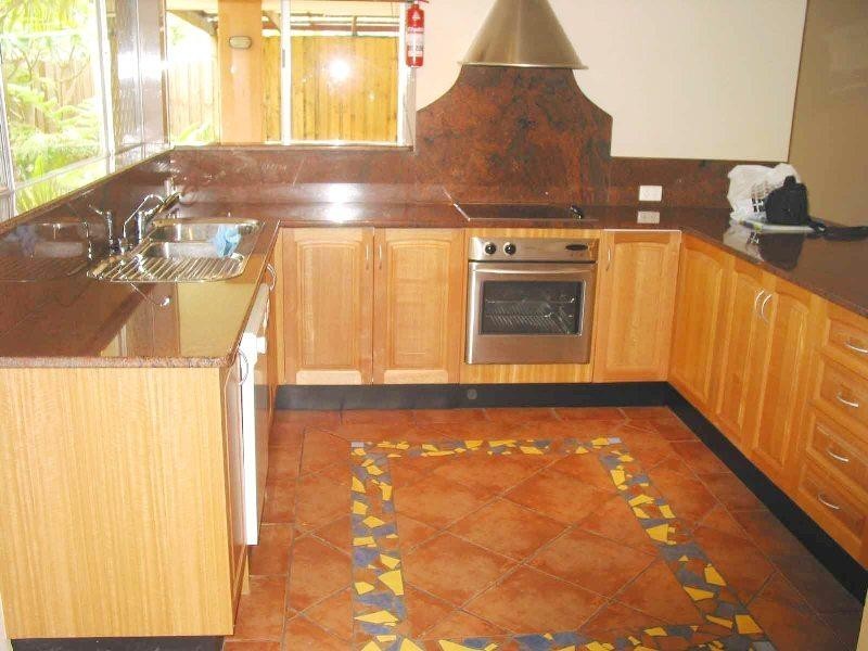 10 Lesley Avenue, Miami QLD 4220