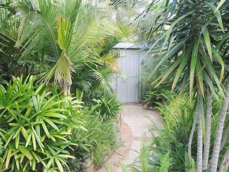 10 Lesley Avenue, Miami QLD 4220