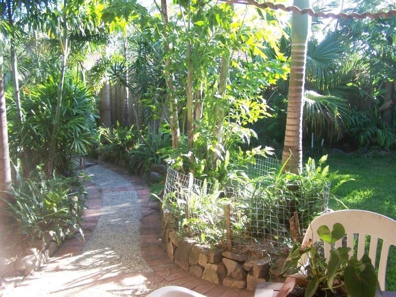 10 Lesley Avenue, Miami QLD 4220