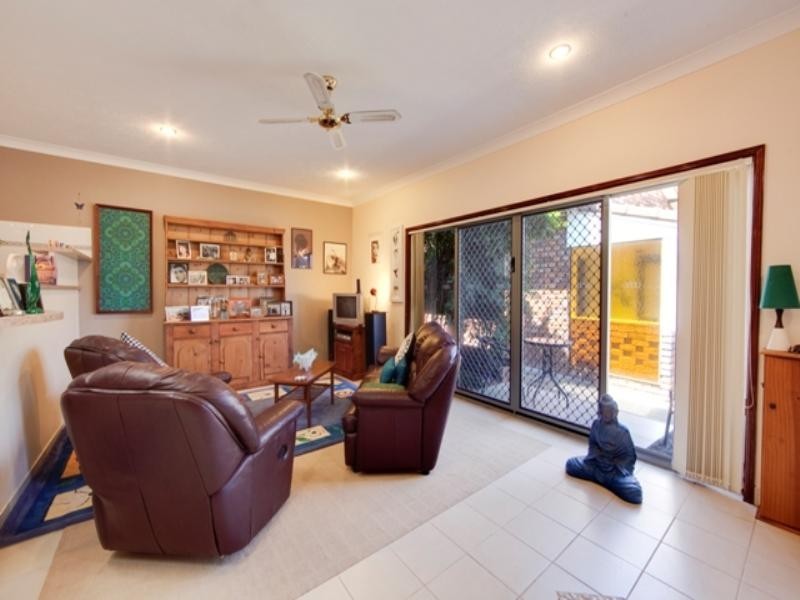 4/107 Sunshine Boulevard, Mermaid Waters QLD 4218