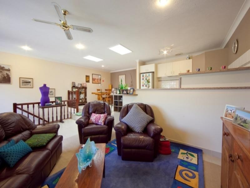 4/107 Sunshine Boulevard, Mermaid Waters QLD 4218