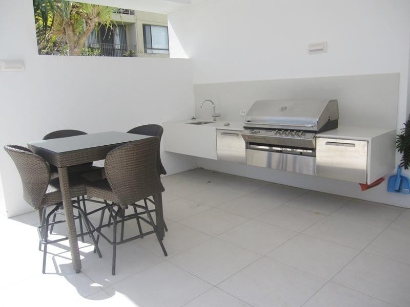 1 Haig Street, Kirra QLD 4225