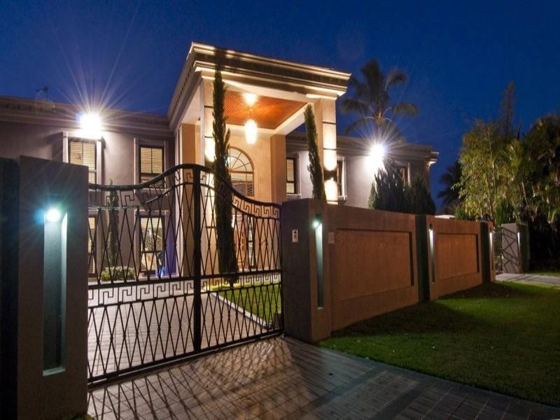 Broadbeach Waters QLD 4218