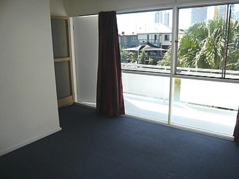 3/10 Havana Key, Broadbeach Waters QLD 4218