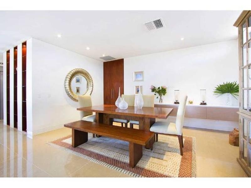 2/16 Cronulla Avenue, Mermaid Beach QLD 4218