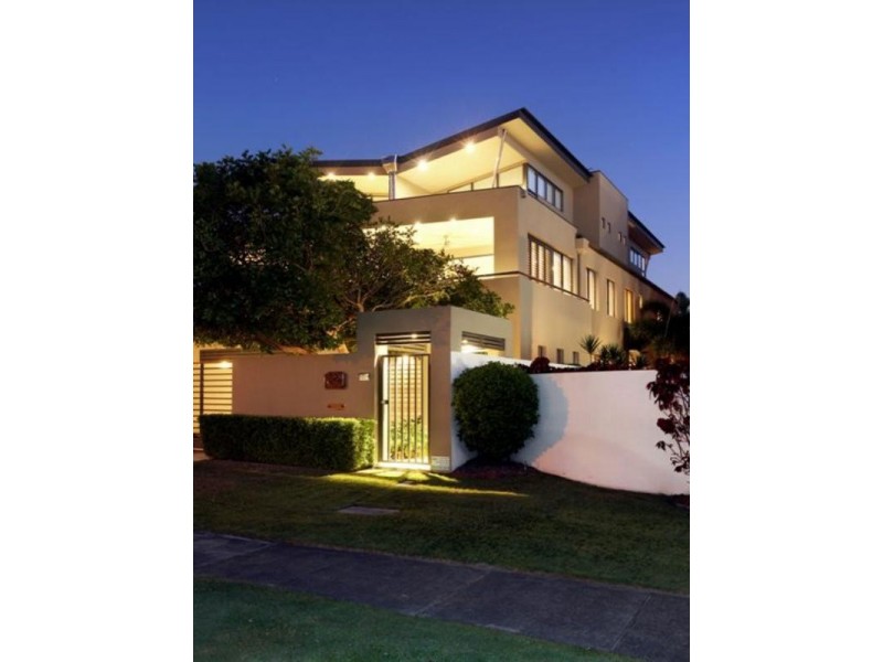 28B Armrick Avenue, Broadbeach QLD 4218